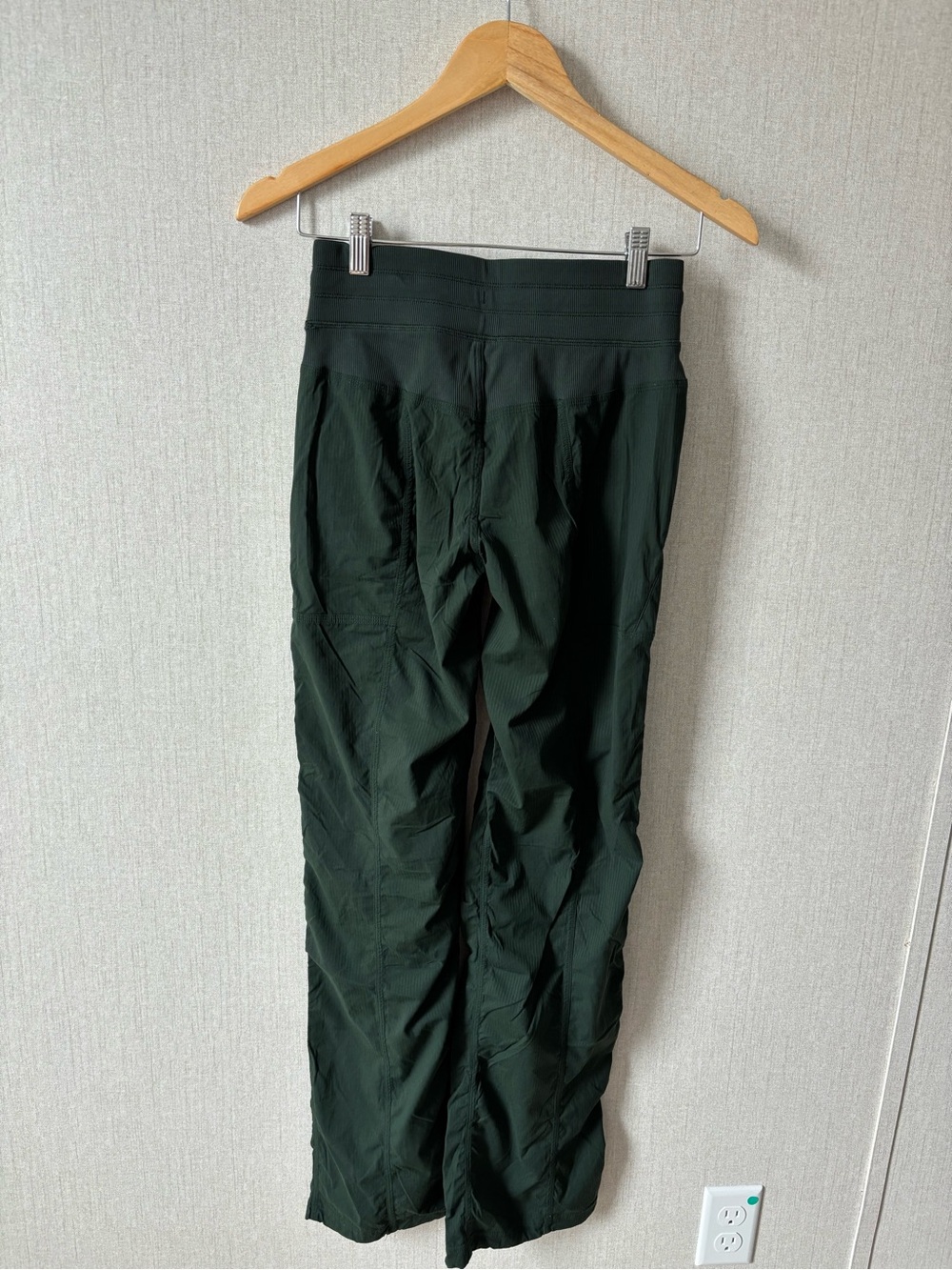 lululemon athletica Dark Green Women’s Athletic Pants - Picture 4 of 4